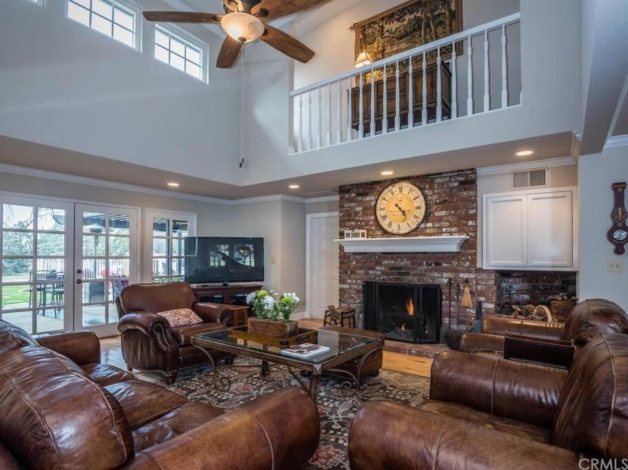 The Vineyard Farmhouse Villa 佩索罗伯斯 外观 照片
